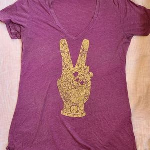 Peace sign tee